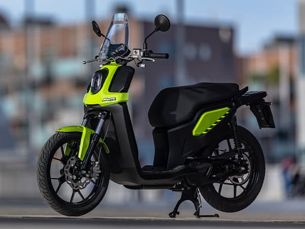 Scooter Fantic Issimo City disponible chez Naturet Moto.